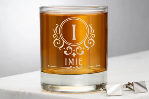 Grawerowane szklanki do whisky - sprawdzony prezent nie tylko dla konesera